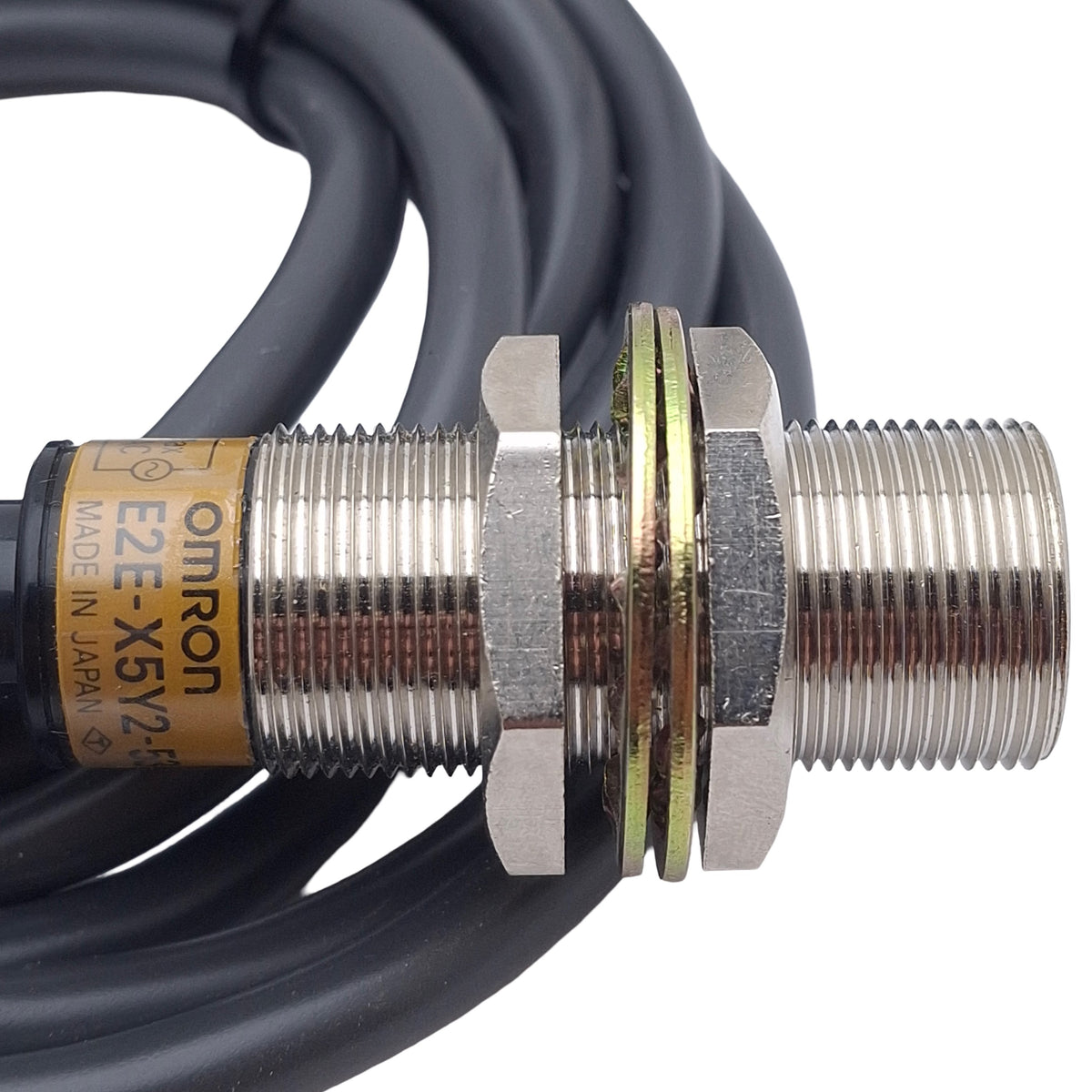 New – Open box Omron E2E-X5Y2-53US Proximity Sensor, NC, 5mm Range, 120VAC, M18 Barrel, 2-Wire
