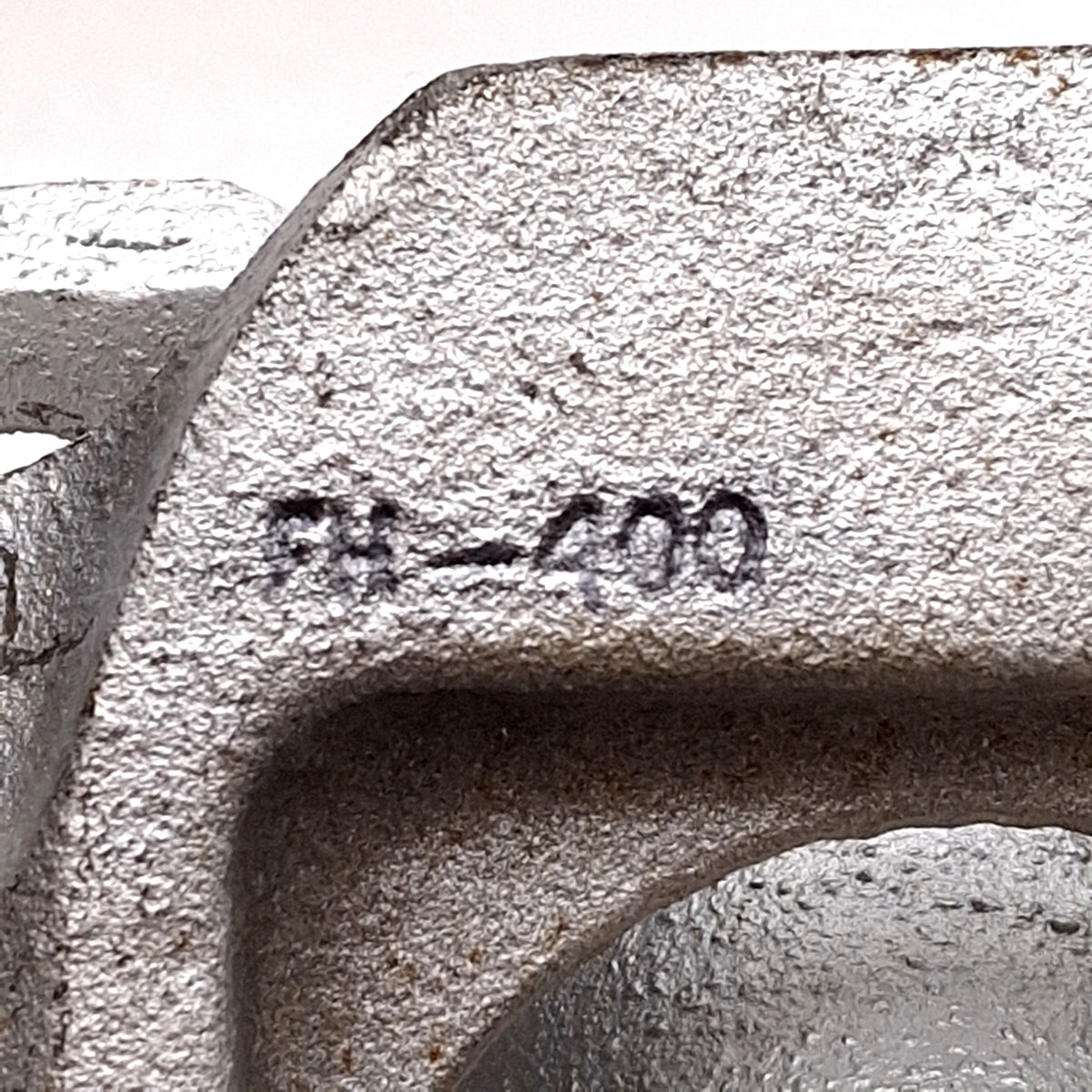 Used Bassick FH-400 Floor Lock, 4-3/4in Retracted, 5-1/2in Extended, 2-5/8 x 3-5/8in