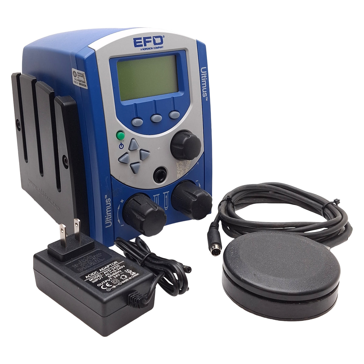 Used Nordson EFD 7017041 Ultimus Fluid Dispenser w/ Foot Switch & Adapter, 0-100psi
