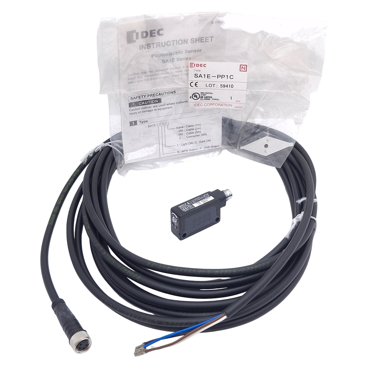 New – Open box Idec SA1E-PP1C Photoelectric Sensor, NPN/PNP, 5m Range, 12-24VDC, 4-Pin M8, 2m