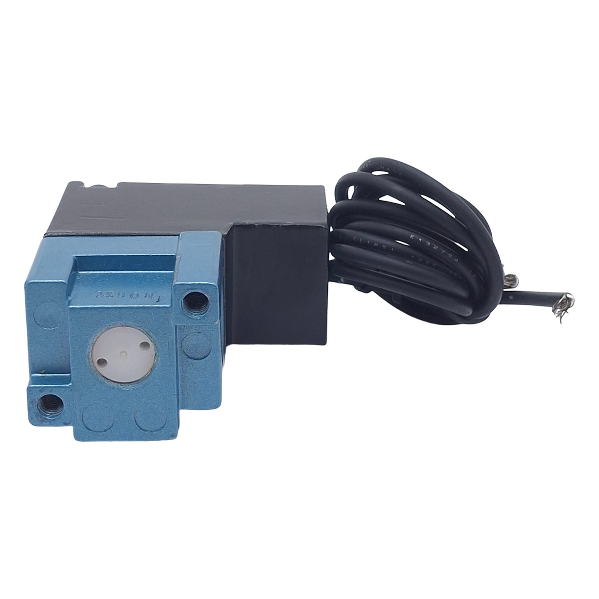 Used Mac 113B-611CAAA Solenoid Valve, 3/2 NO-NC, 1/4in NPT, Vac-150psi, 24VDC Coil