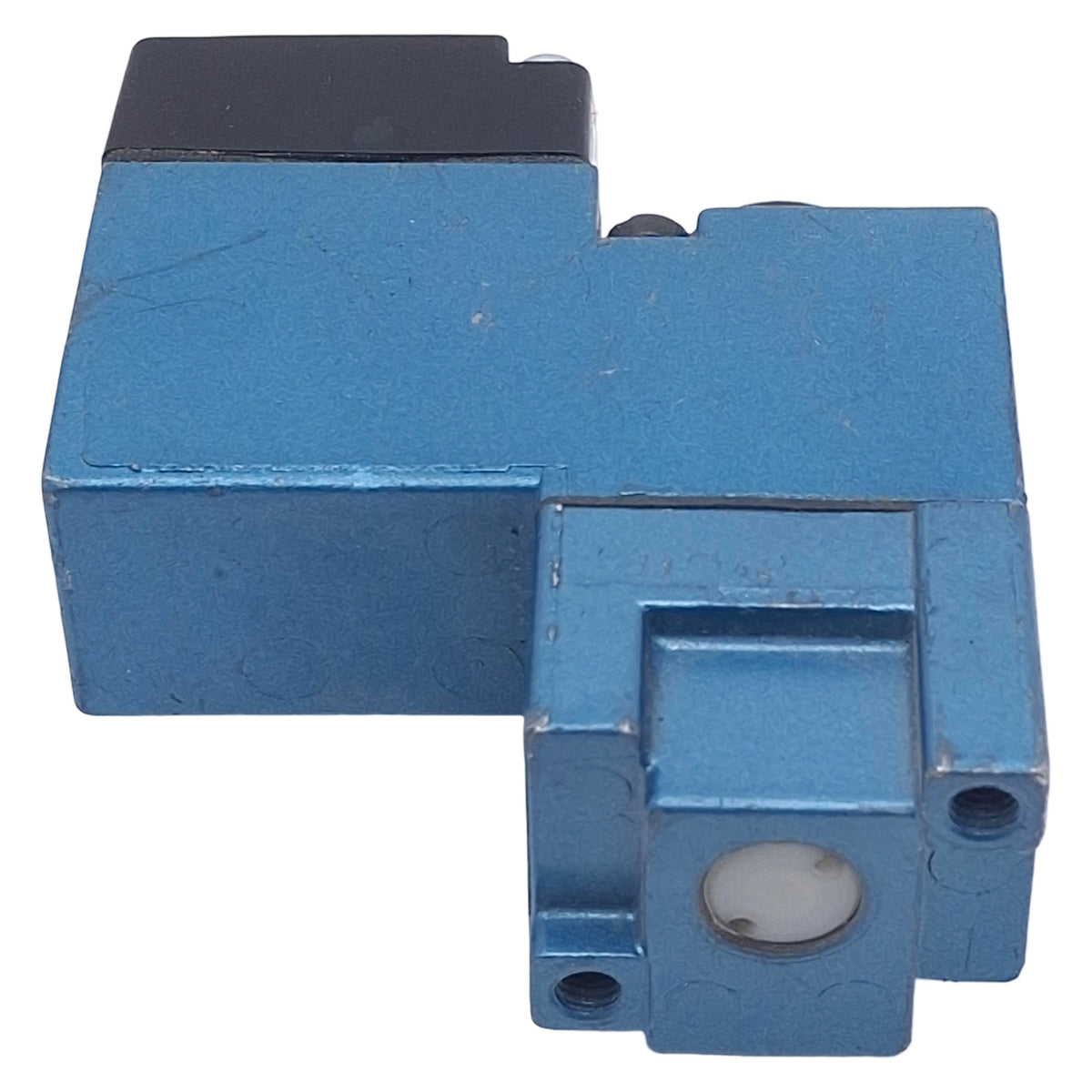 Used Mac 113B-111AAAA Solenoid Valve, 3/2 NO-NC, 1/4in NPT, 150psi, 110/120VAC Coil