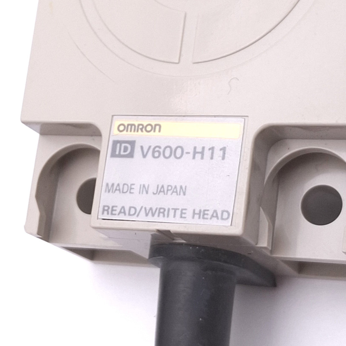 New – Open box Omron V600-H11 RFID Read/Write Head for V600 ID, 530kHz, 2m Cable 12-Pin