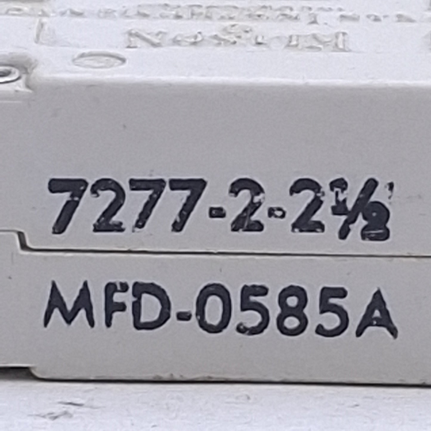 Used Lot of 2 Klixon 7277-2-2 1/2 Circuit Breaker Single-Phase, 2.5A, 30VDC/120VAC