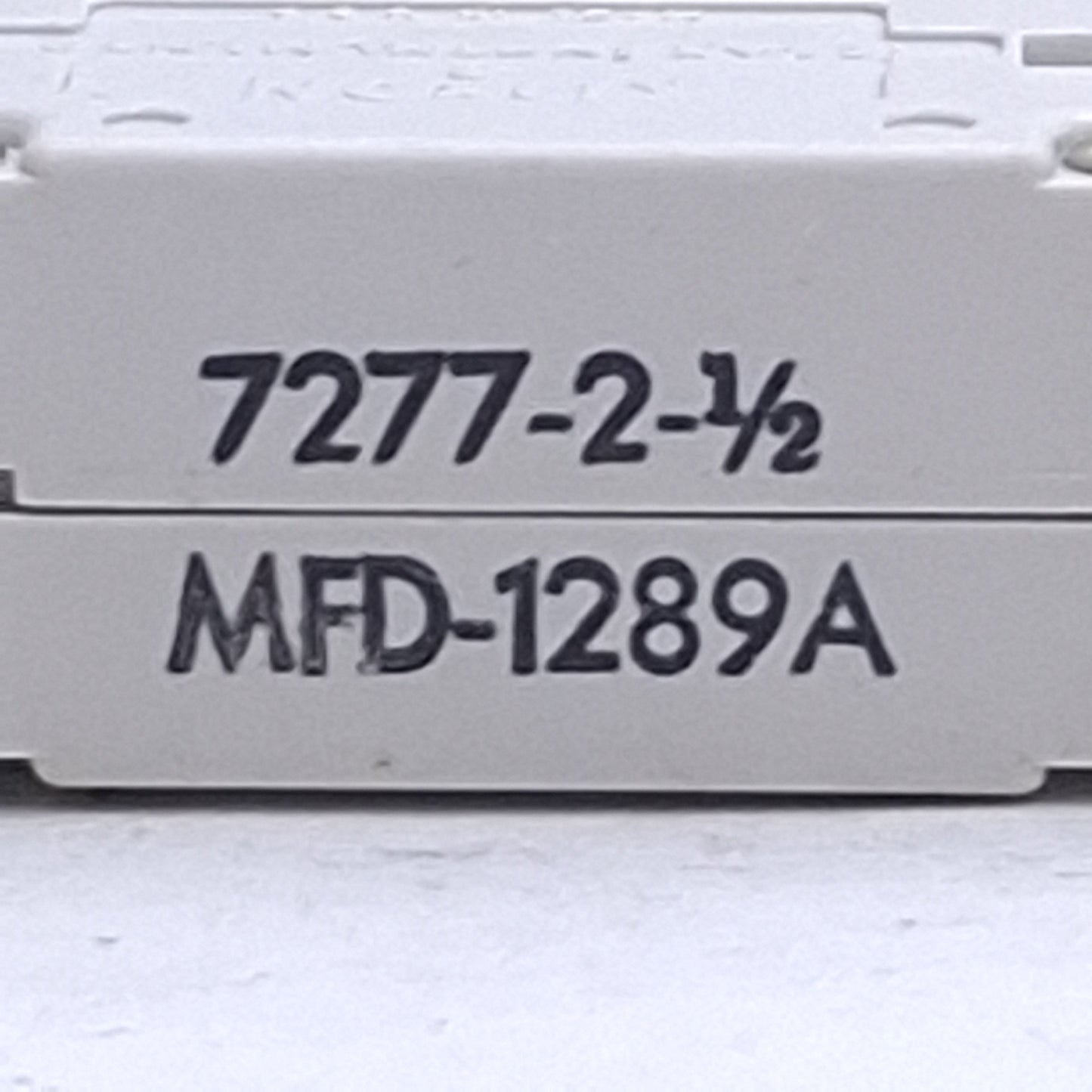 Used Lot of 2 Klixon 7277-2-1/2 Circuit Breaker Single-Phase, 0.5A, 30VDC/120VAC