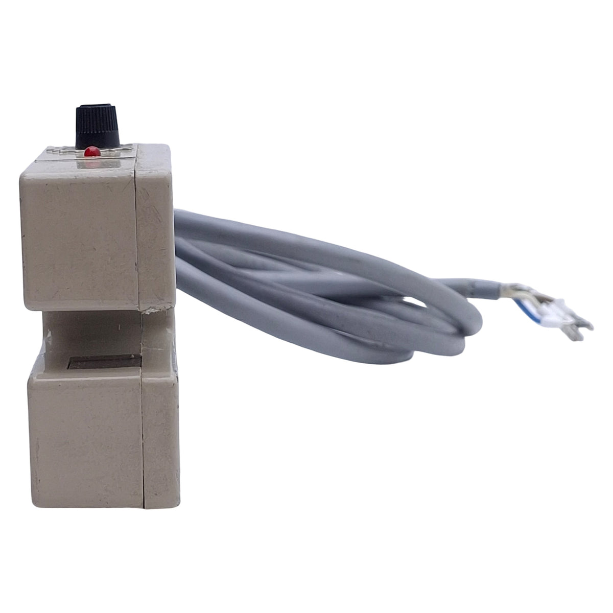 Used SunX RT-610-10R Photoelectric Sensor NPN, 10mm Range, 12-24VDC, 3ft Cable