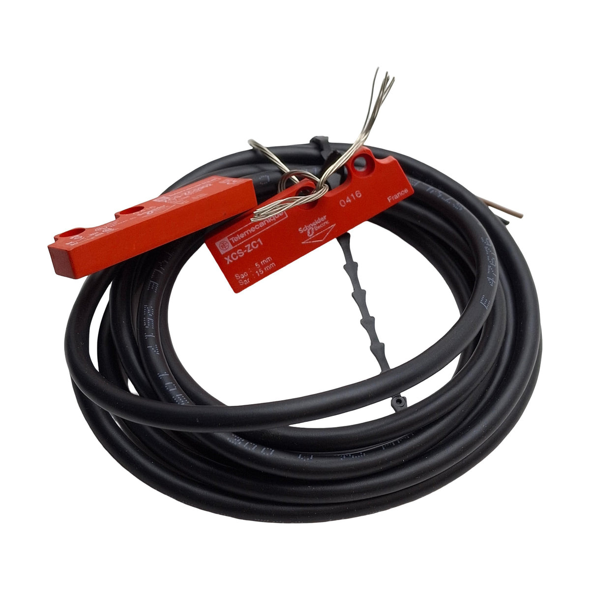 New – Open box Telemecanique XCSDMC5902 097168 Magnetic Switch, 1NO+1NC, 24VDC, 2 Meter Cable