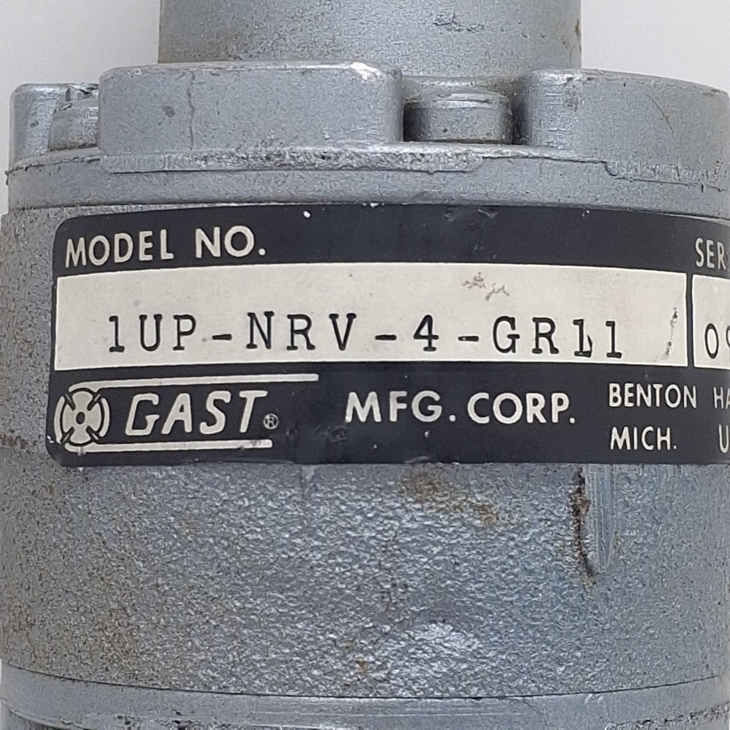 Used Gast 1UP-NRV-4-GR11 Pneumatic Gear Motor, 0.31HP, 15:1 Ratio, 400RPM, 80psi Max
