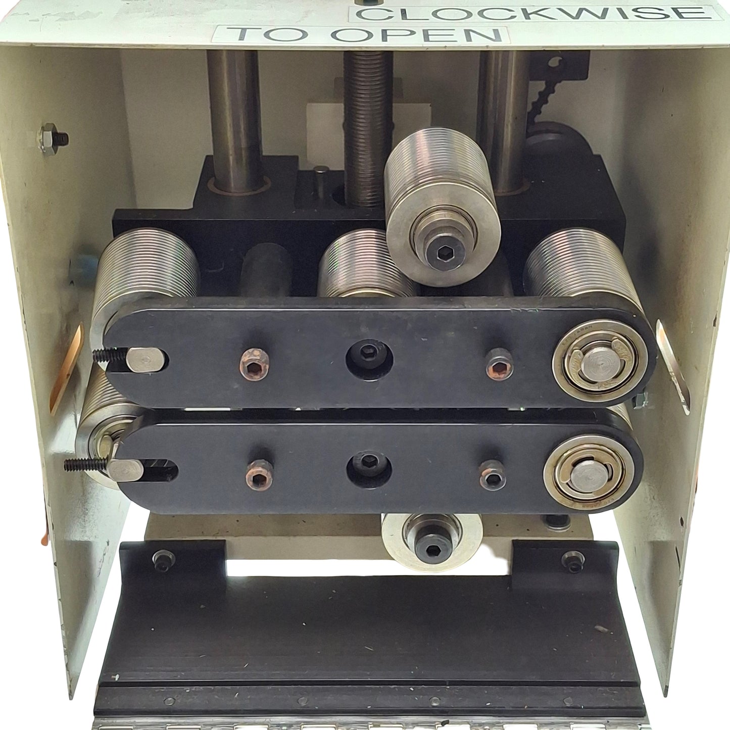 Used RDN Mfg 206-2 Extrusion Puller Head 2in Belt Width, 1/2in OD Capacity, 6in L