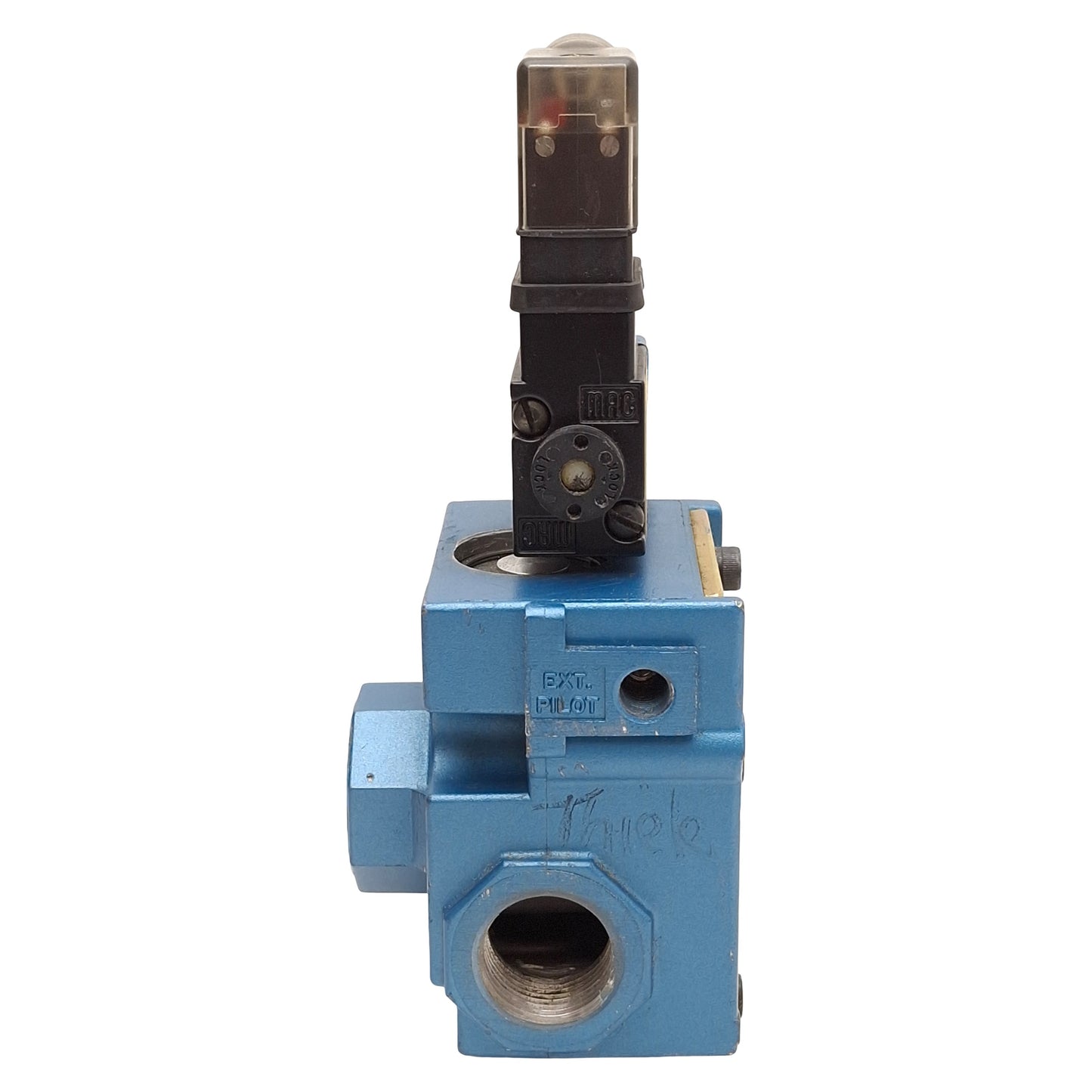 Used Mac 56C-37-501JD Solenoid Valve, 3/2-NC, Vac-150psi, 3/4in NPTF, 24VDC Coil