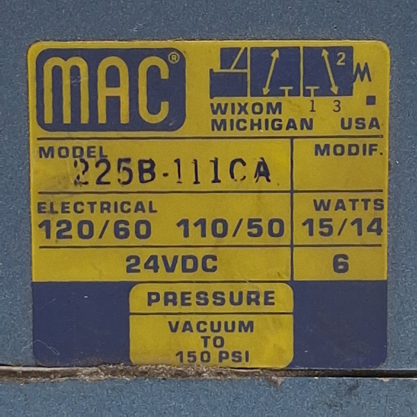 Used Mac 225B-111CA Solenoid Valve, 3/2-Way, 150psi, 1/4in NPTF, 120VAC/24VDC Coil