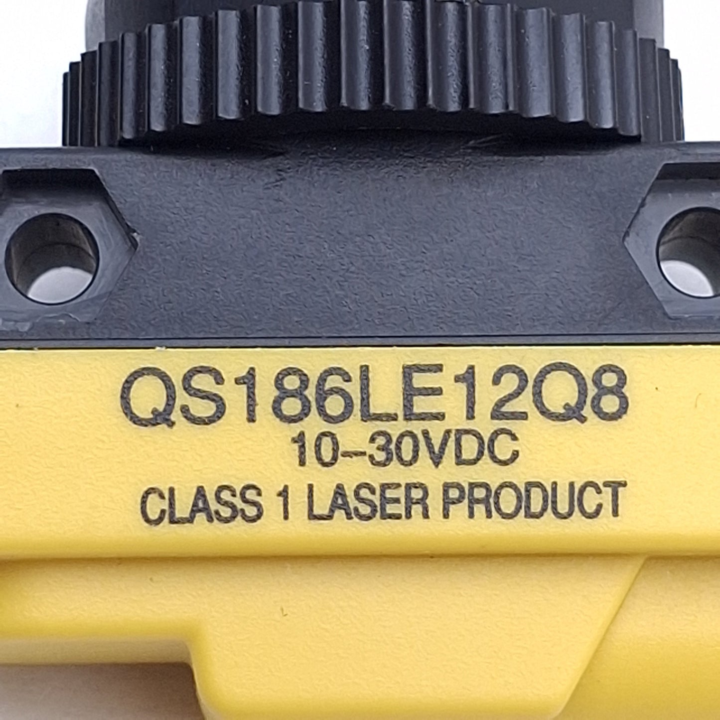 Used Banner QS186LE12Q8 Photoelectric Emitter Class 1, 15m Range, 10-30VDC, M12 4-Pin