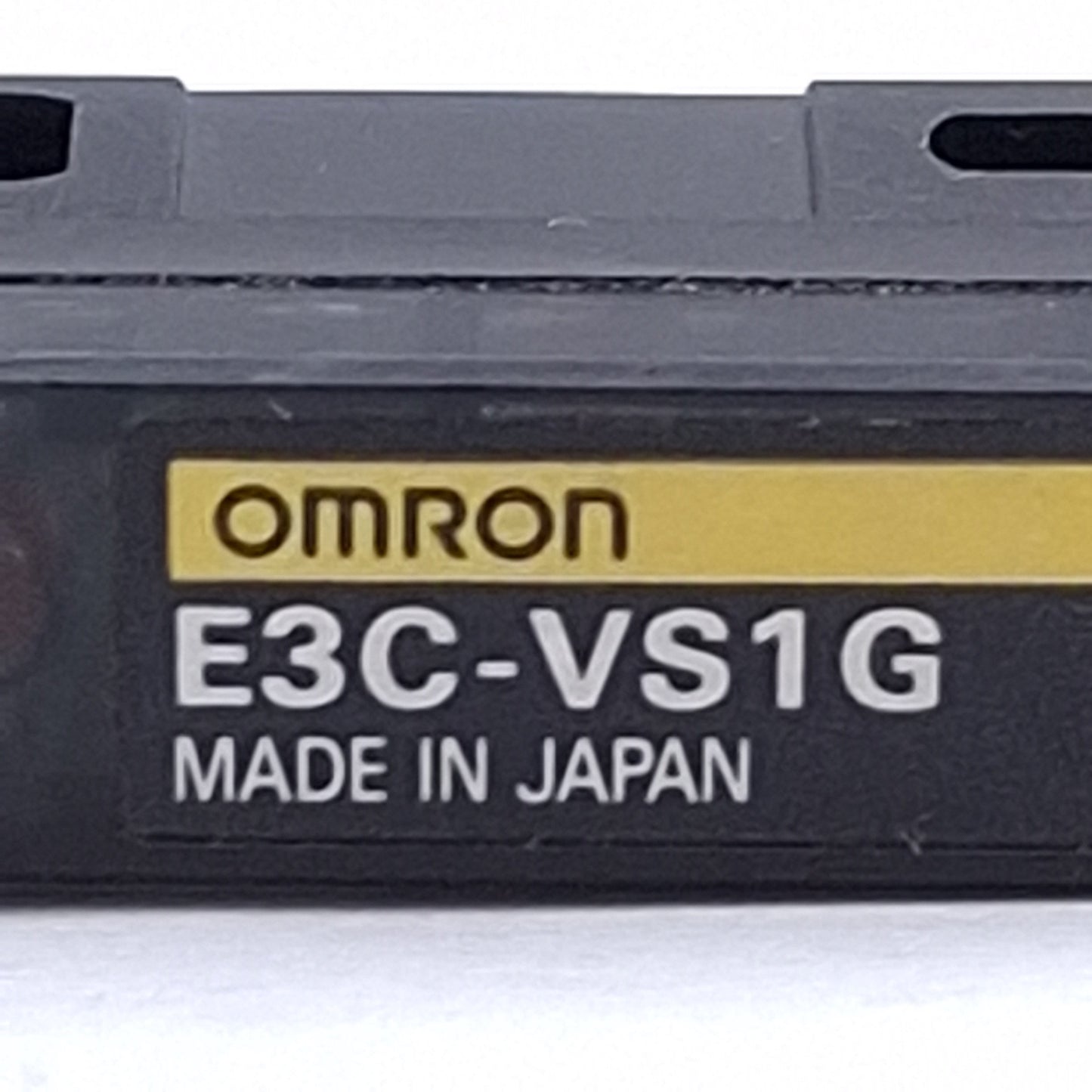 Used Omron E3C-VS1G Photoelectric Sensor 10±2mm Range, Green 565nm LED, 2ft Cable