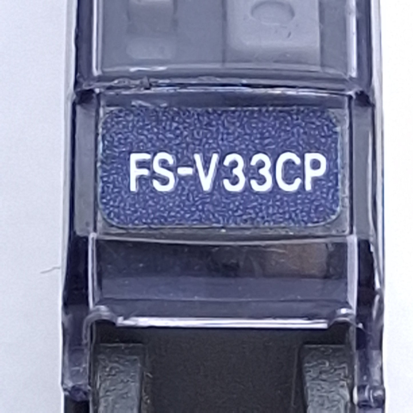 Used Keyence FS-V33CP Fiber Optic Sensor Amplifier PNP, 12-24VDC, M8 4-Pin, DIN Rail