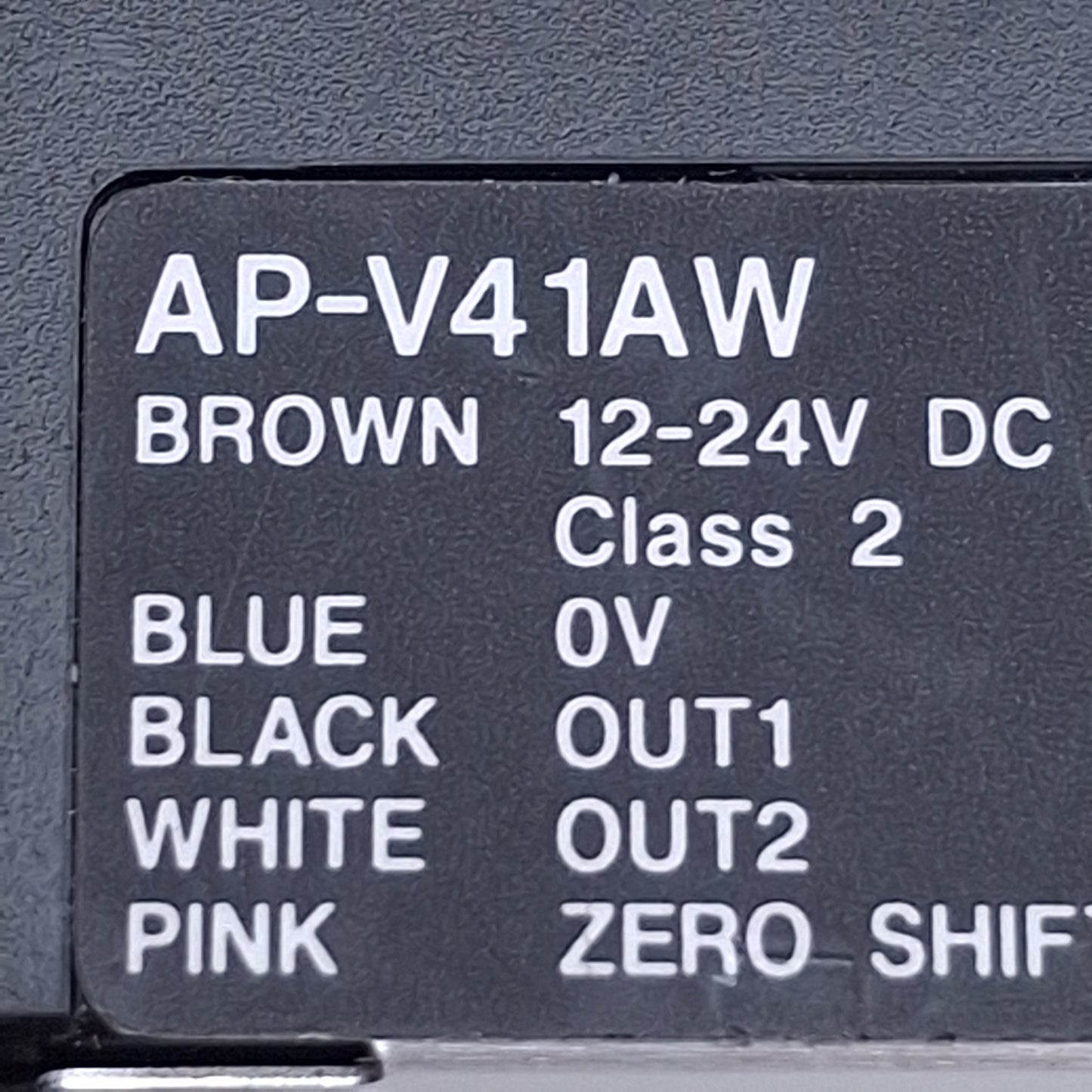 Used Keyence AP-V41AW Pressure Sensor Amplifier NPN, 12-24VDC, 4ft Cable, DIN Rail