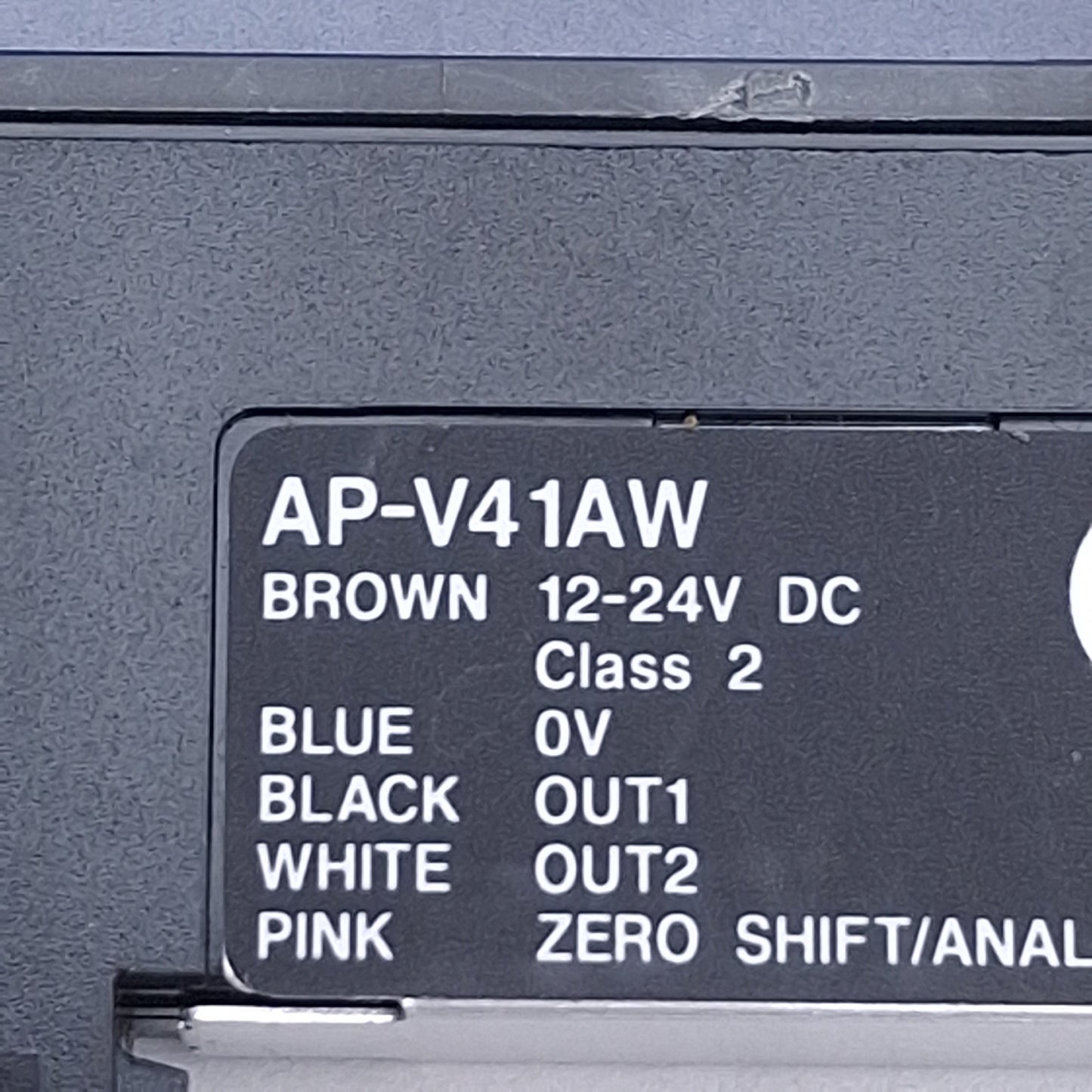 New – Open box Keyence AP-V41AW Pressure Sensor Amplifier NPN, 12-24VDC, 2m Cable, DIN Rail