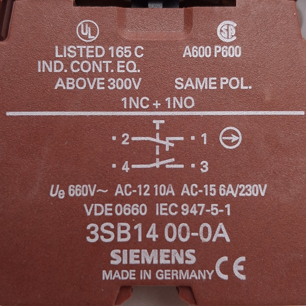 Used Siemens 3SB1400-0A Black Flush Momentary Pushbutton, 1NO+1NC, 10A 660VAC