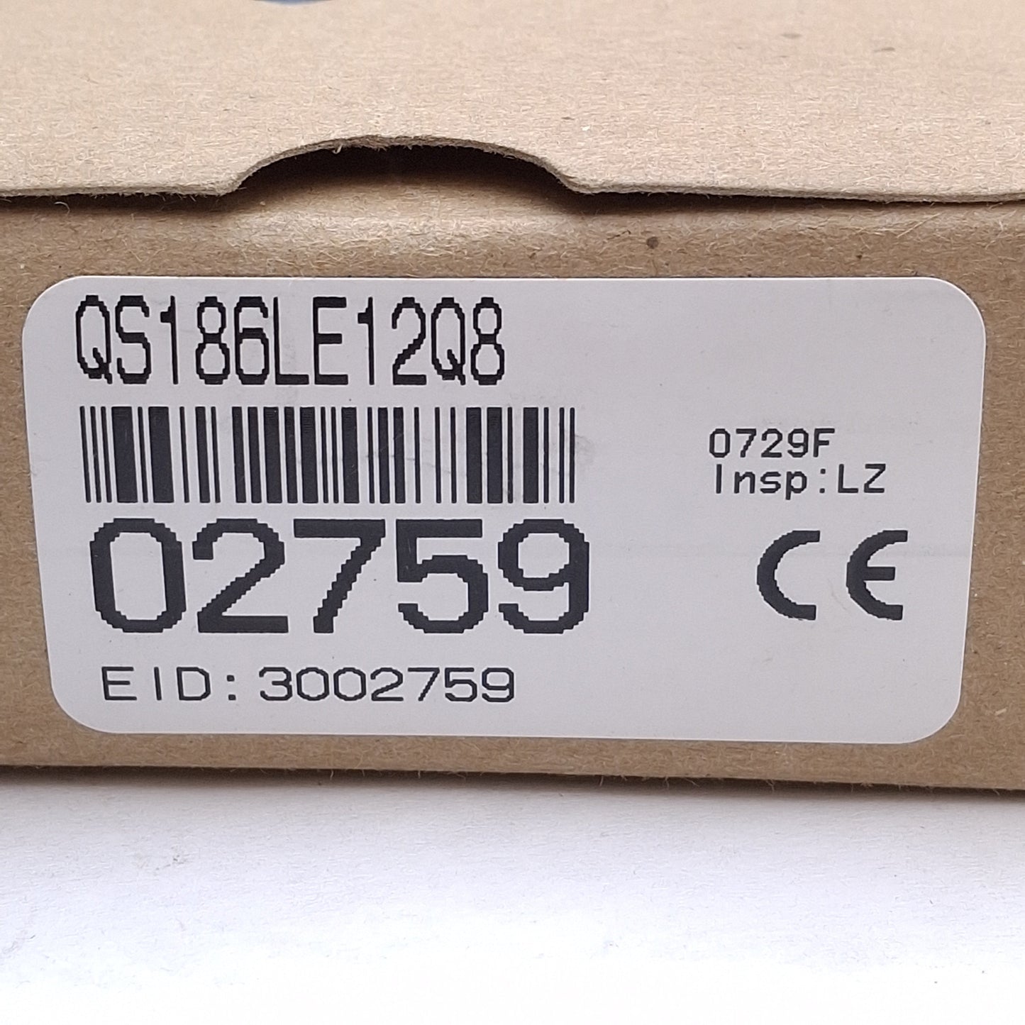 New Banner QS186LE12Q8 Photoelectric Emitter Class 1, 15m Range, 10-30VDC, M12 4-Pin