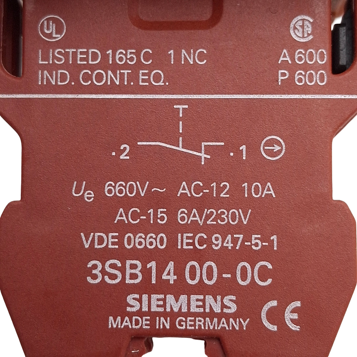 Used Siemens 3SB1400-0C Red Mushroom Pushbutton, Twist-Release, 1NC, 10A 660VAC