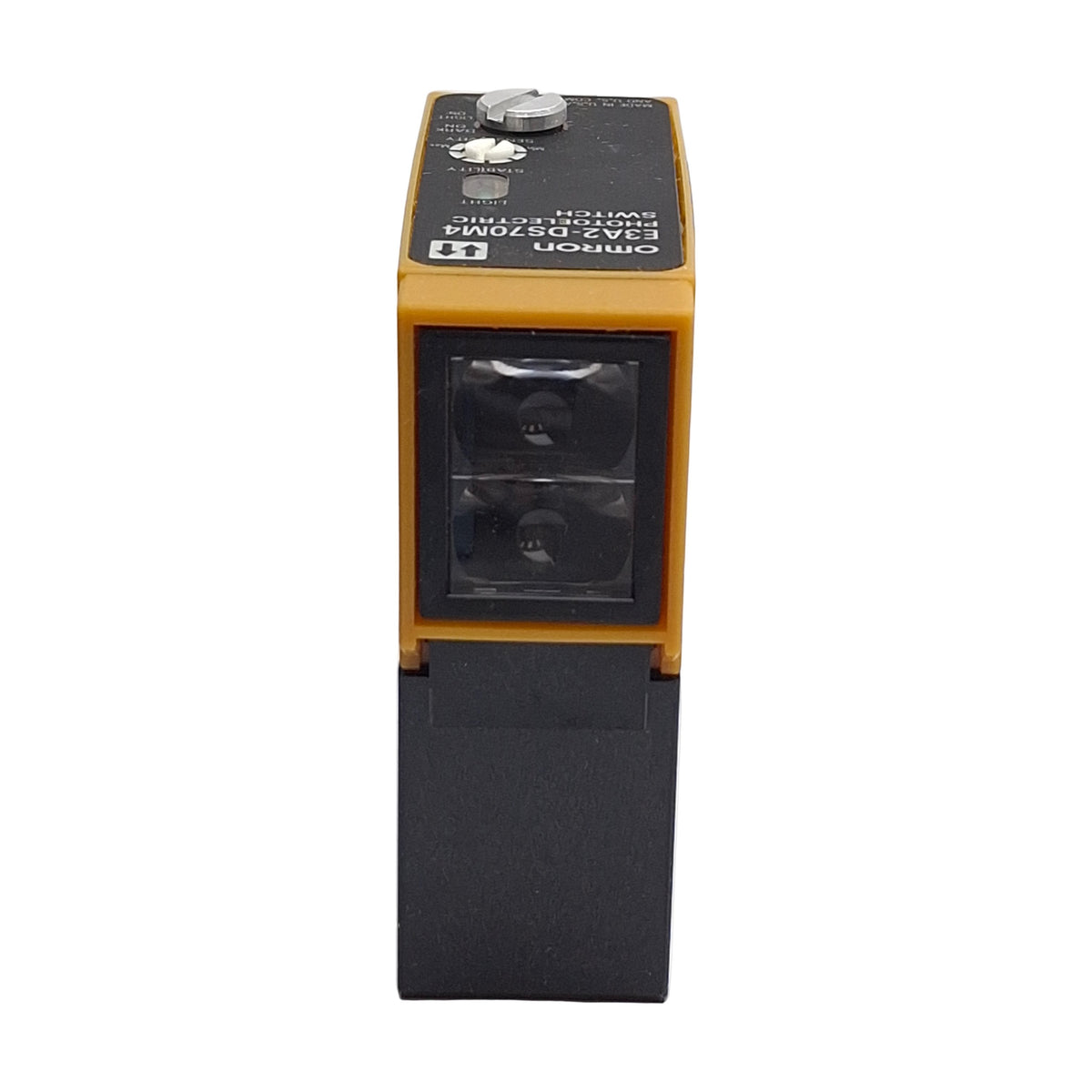 New – Open box Omron E3A2-DS70M4 Photoelectric Switch, 70cm Range, 12/24-240V, 3A Relay Output