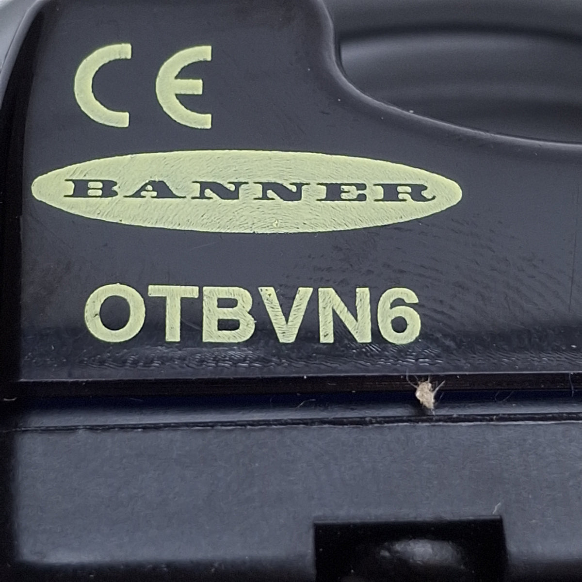 New – Open box Banner OTBVN6 Optical Touch Button Sensor Momentary NPN Input 10-30VDC, 2m Cable