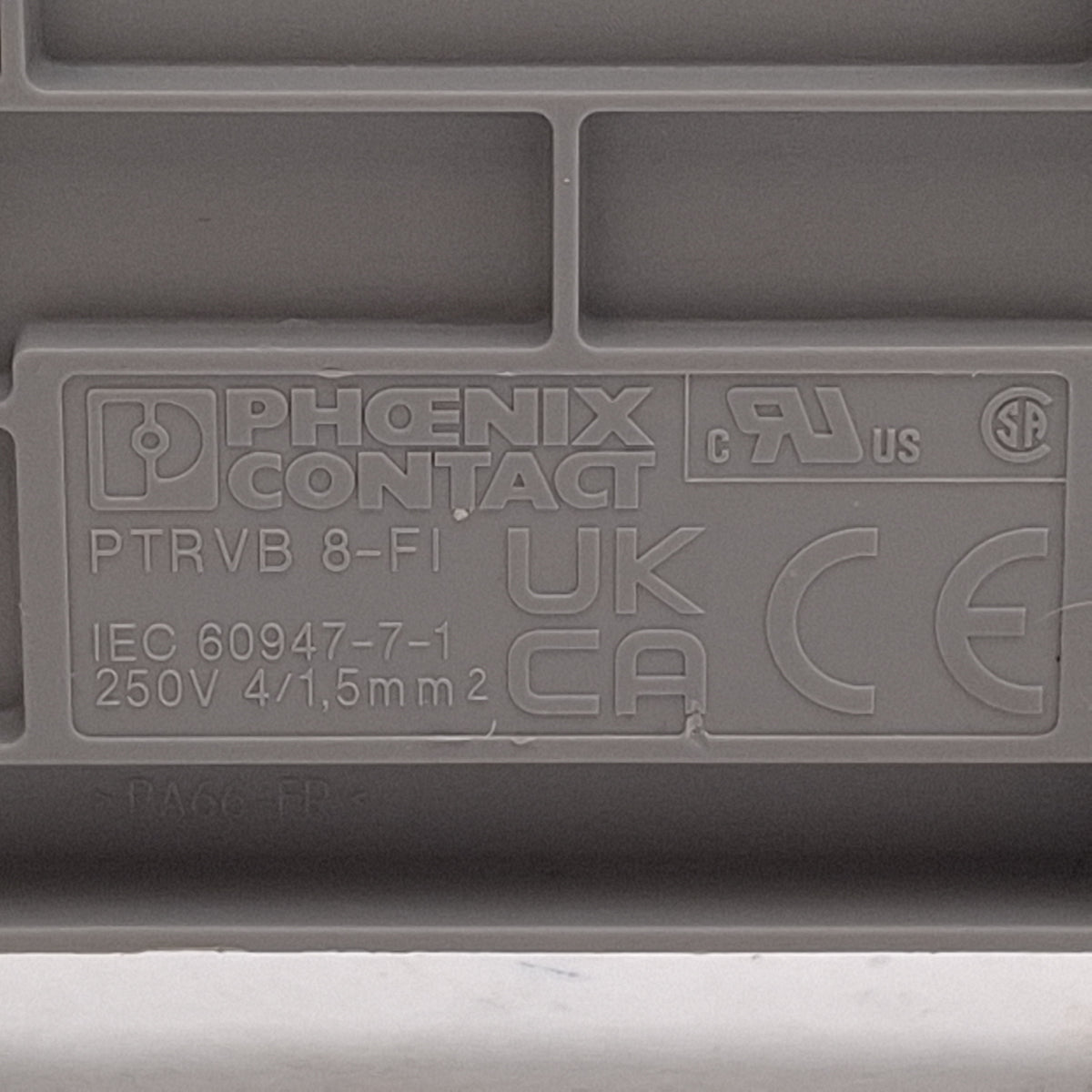 New – Open box Phoenix Contact PTRVB 8-FI/BK 3270160 Potential Distribution Terminal Block 29P