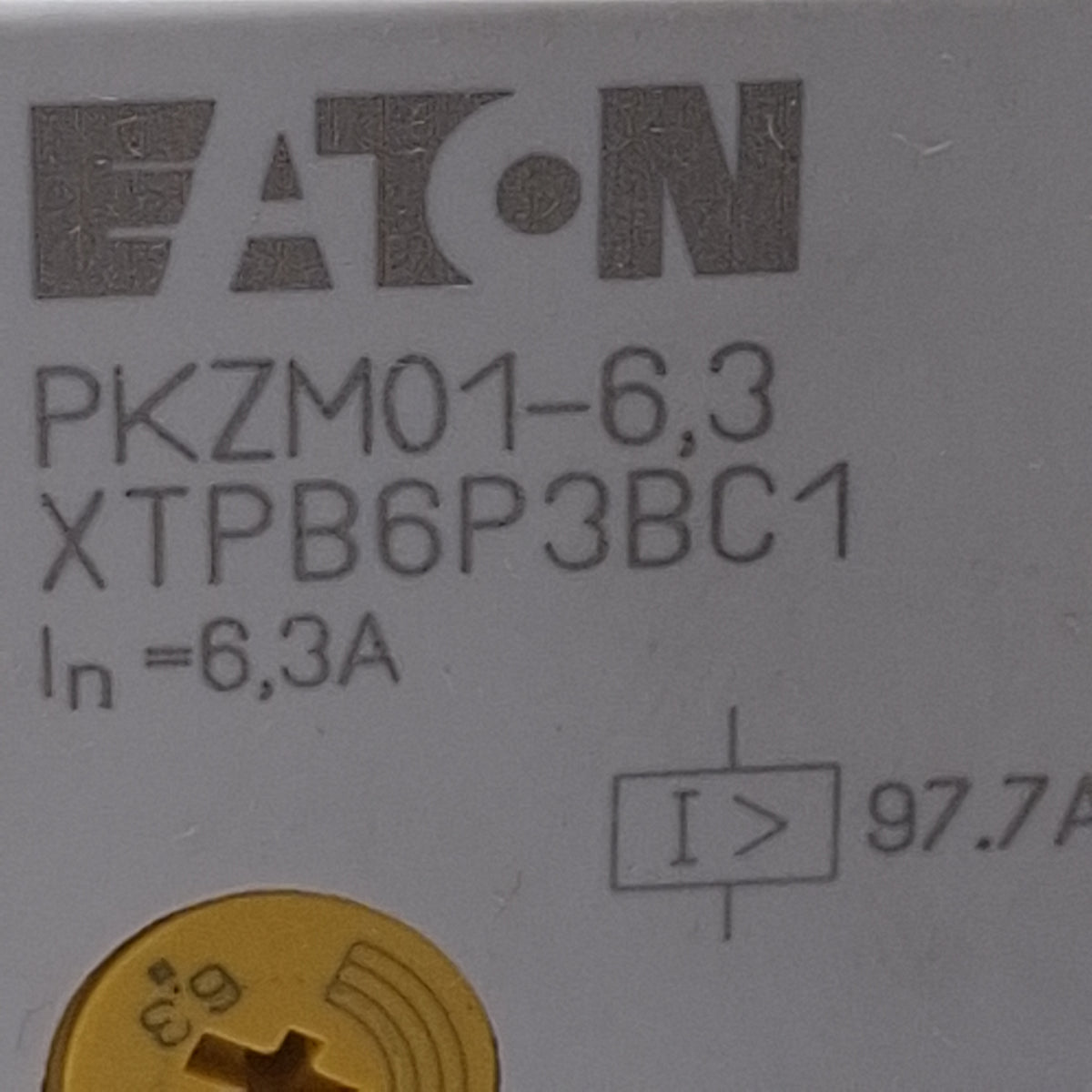 New – Open box Eaton PKZM01-6,3 Motor-Protective Circuit Breaker 3-Pole, 4-6.3A Range, 400VAC