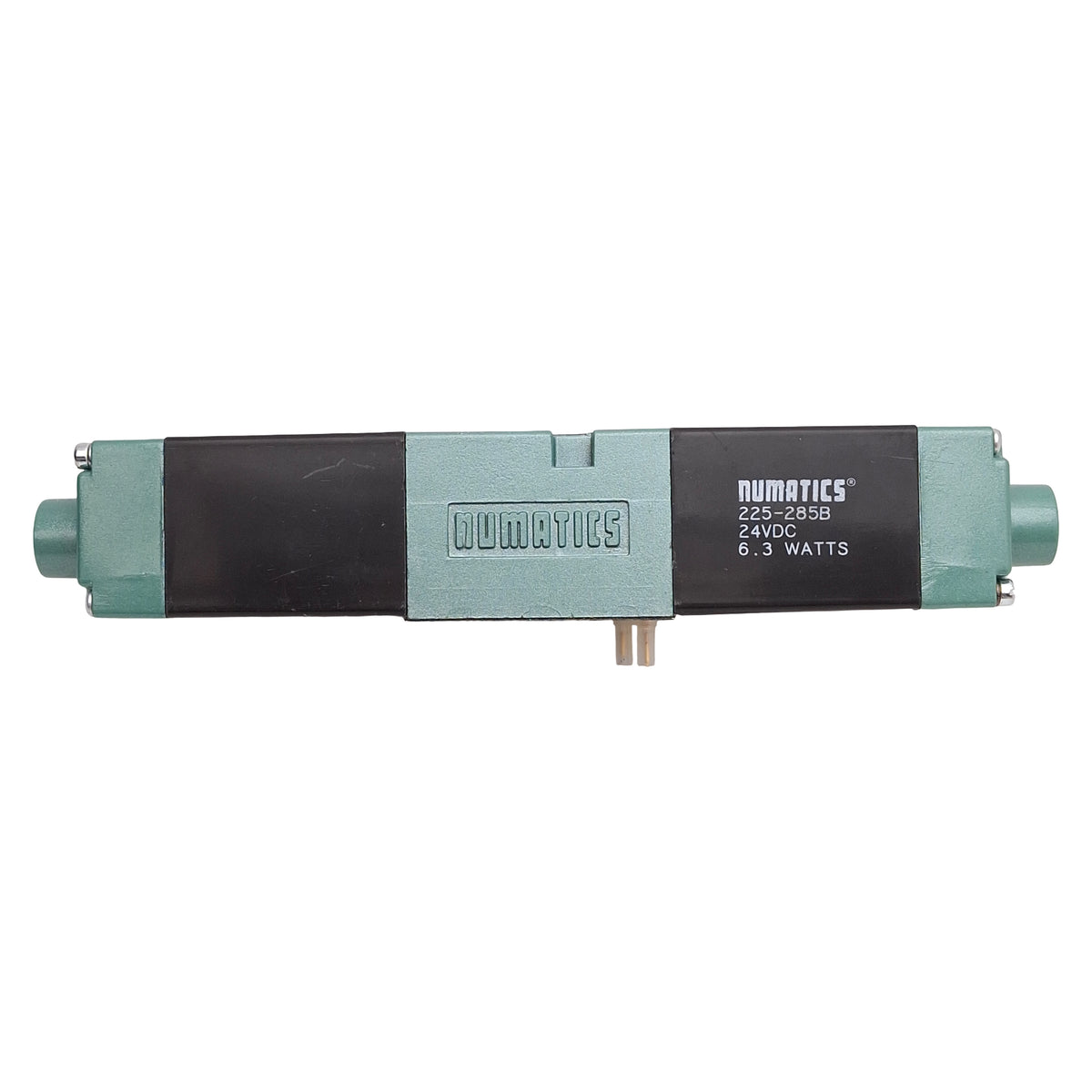 Used Numatics 082SS600M000061 Solenoid Valve, 4-Way 3-Position, 150psig, 24VDC Coil