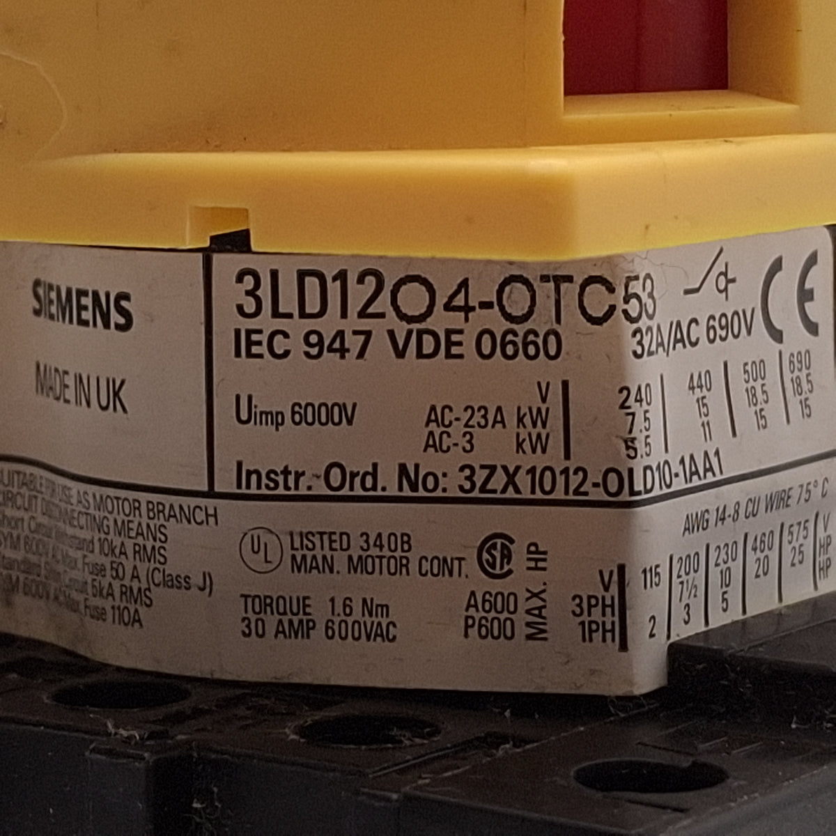 Used Siemens 3LD1204-0TC53 Rotary Disconnect Switch 4NO, 25HP @ 3Ø 575VAC, 30A 600VAC