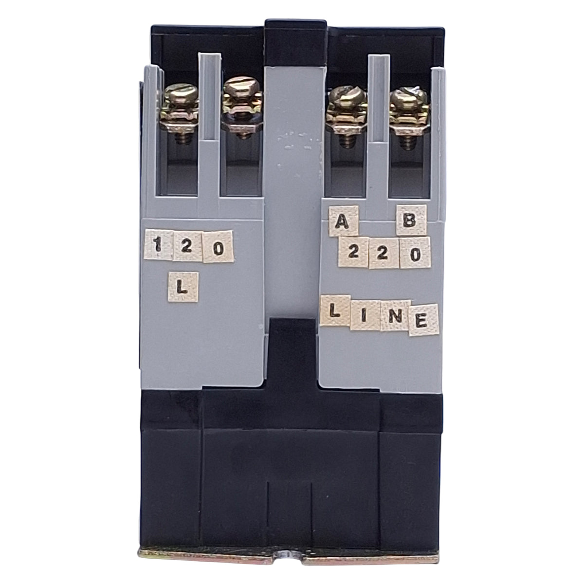 Used Square D 8501XO40V02 Control Relay 4NO, 600VAC 10A Max, 110-120VAC Coil