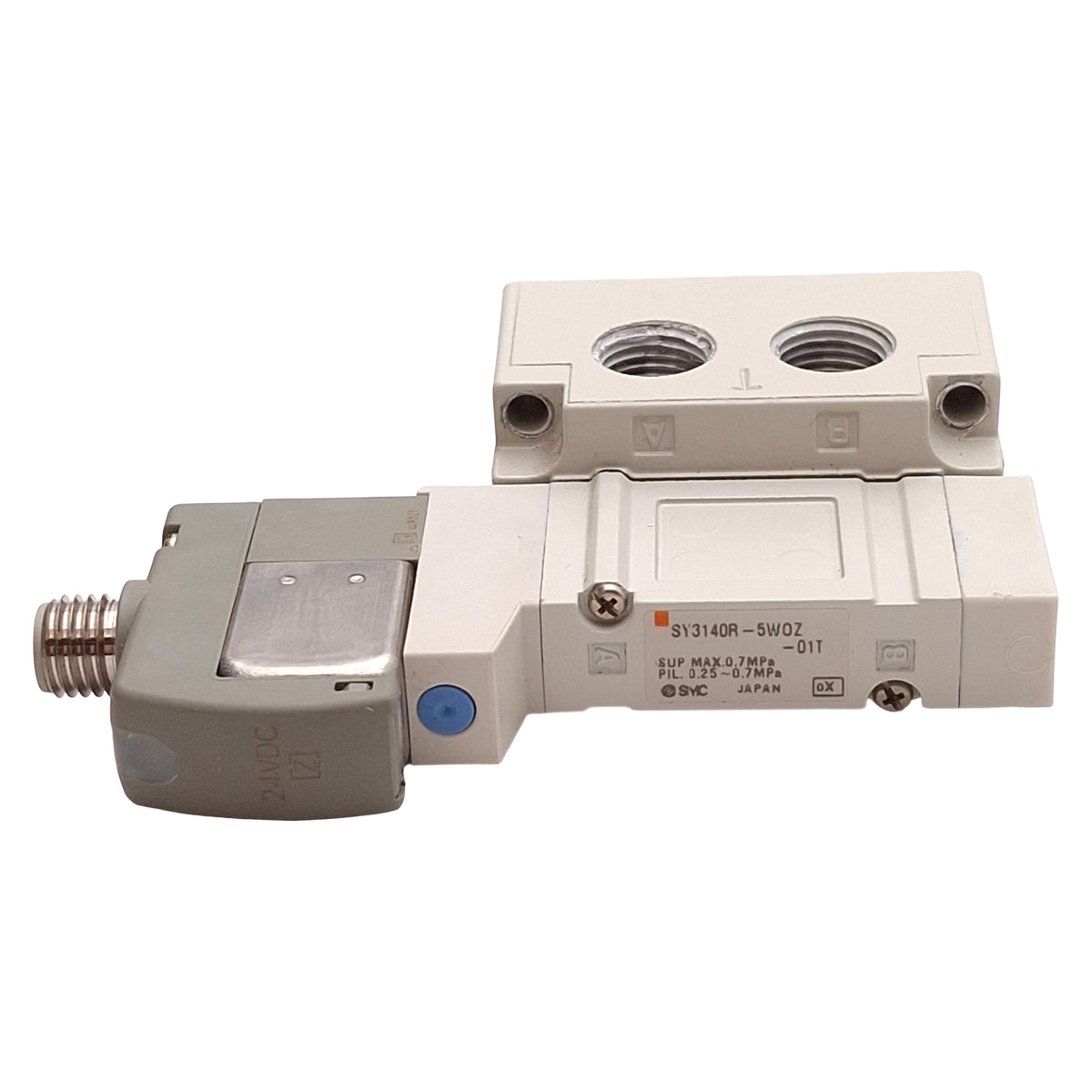 Used SMC SY3140R-5WOZ-01T Solenoid Valve, 2-Position, 1/8 NPTF, M8 3-Pin, 24VDC Coil