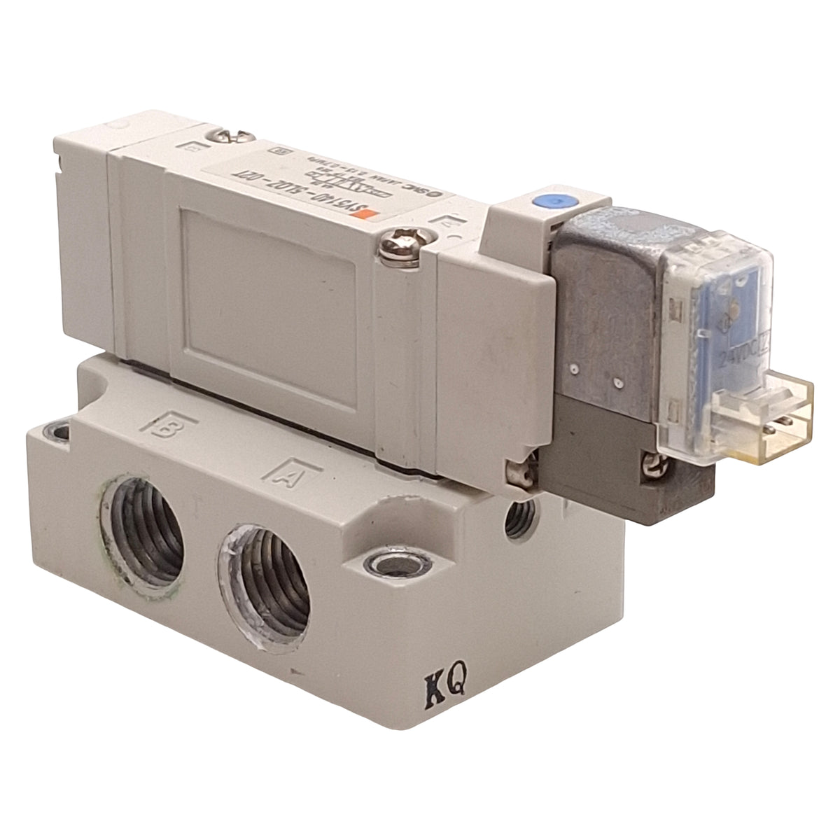 Used SMC SY5140-5LOZ-02T Solenoid Valve, 2-Position, 0.15-0.7MPa, 1/4NPTF, 24VDC Coil