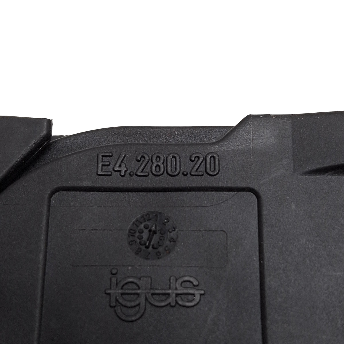 Used Igus E4.28.125.63.0 Energy Chain, 125x28mm Inner, ø63mm Bend, 28-Link + Ends