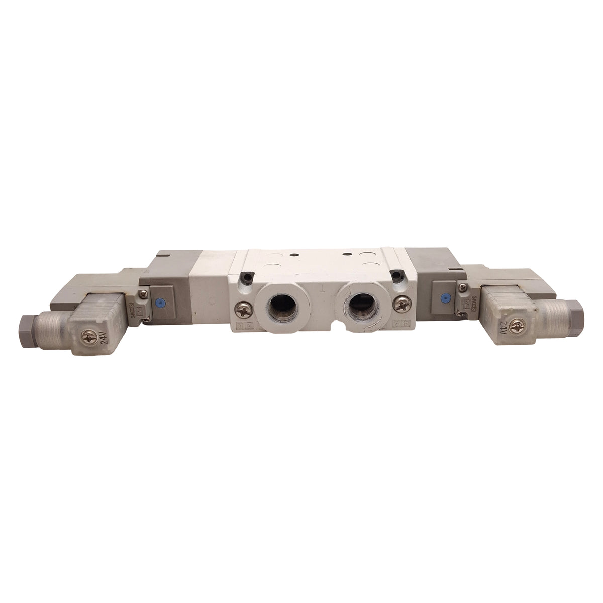 Used SMC SY9320-5DZ-02T Solenoid Valve, 3-Position Closed Center, 1/4NPTF, 24VDC Coil