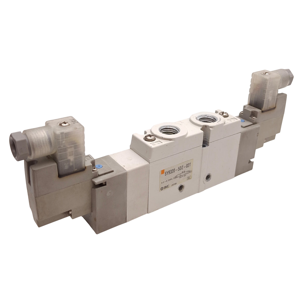 Used SMC SY9320-5DZ-02T Solenoid Valve, 3-Position Closed Center, 1/4NPTF, 24VDC Coil