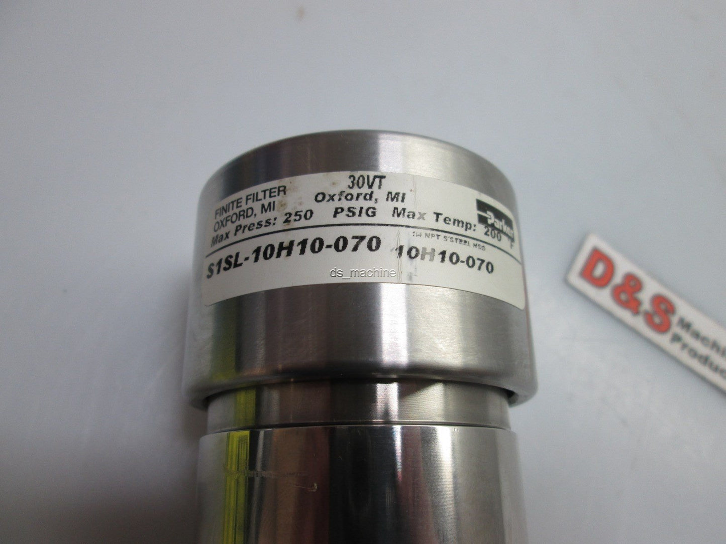 Used Parker S1SL-10H10-070 Finite Filter 1/4" NPT, 250 PSIG Max Press, 200F Max Temp