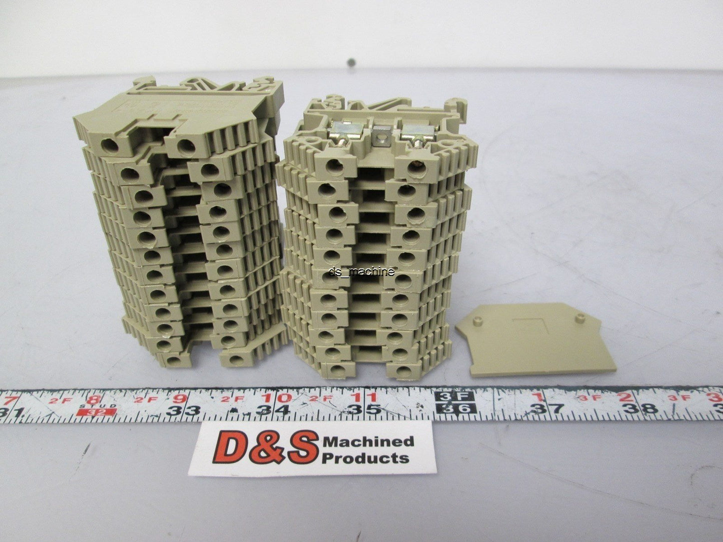 Used Lot of 23 Conta Clip RK 2.5-4 & 1 Conta-Clip RK 2.5-10 End Barrier Beige