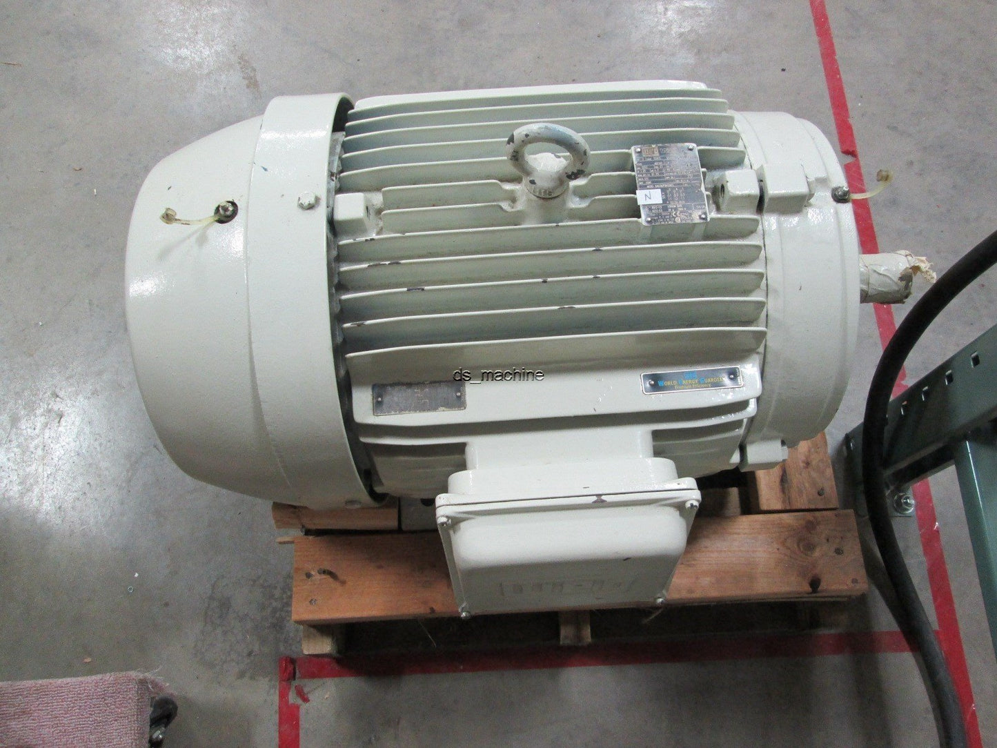 New WEG 04036EP3H324TS W21 Electrical Motor 575VAC 36.1A 3PH 40HP 3550RPM IP55