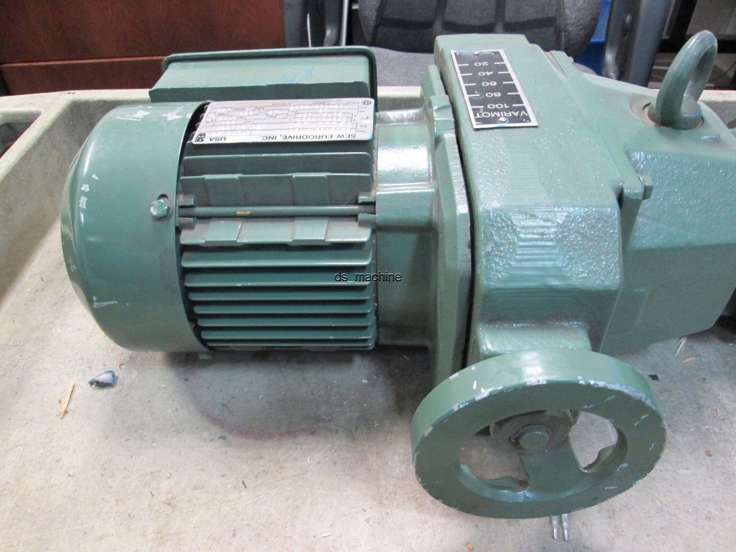 Used SEW Eurodrive S32 D14 DT71D4 B6B Gearmotor w/Varimot Speed Control 220/460VAC