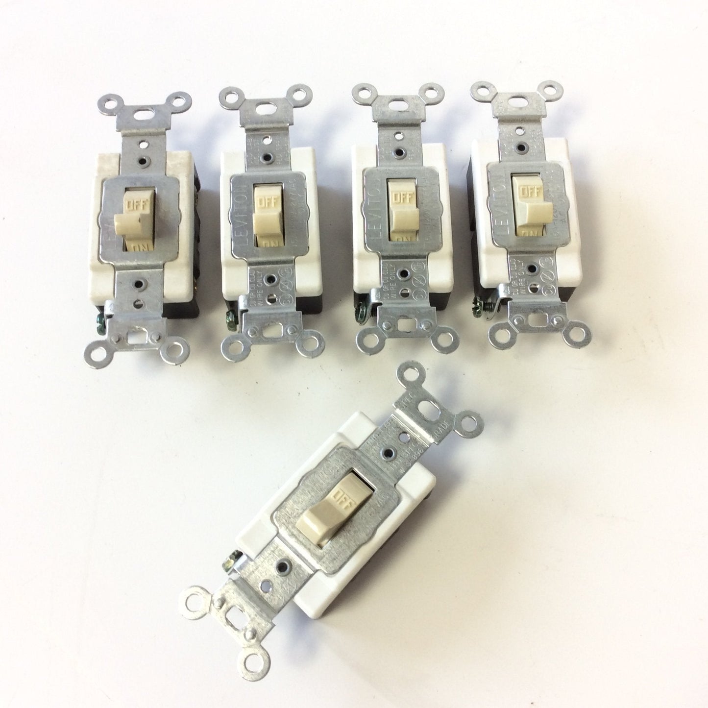 Used Lot of 5 Leviton W-S-896 Toggle Switch Single-Pole, 15A-120V-277VAC