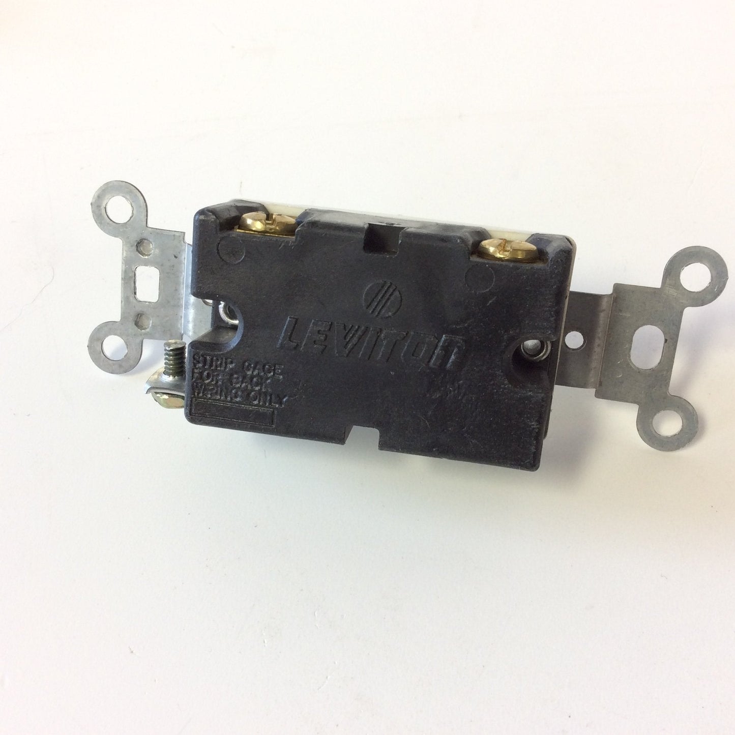 Used Lot of 5 Leviton W-S-896 Toggle Switch Single-Pole, 15A-120V-277VAC