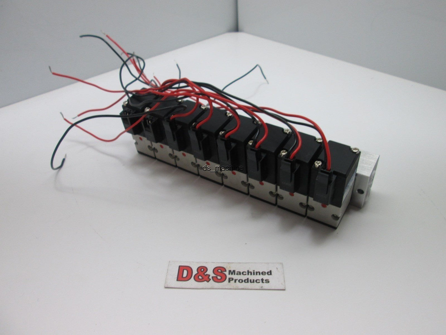 Used Manifold of 8 Koganei A025E1-PSL Solenoid Valve Normally Closed 0~0.7MPa 24VDC