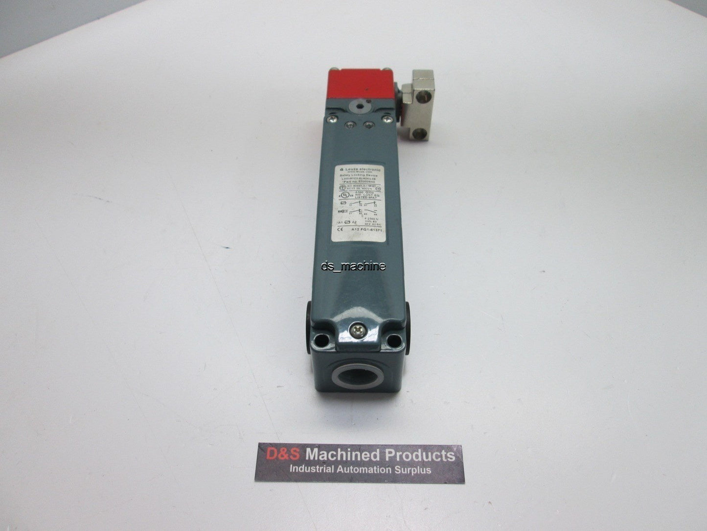 Used Leuze Electronic L200-M1C3-SLM24-L2G Safety Locking Device w/Key