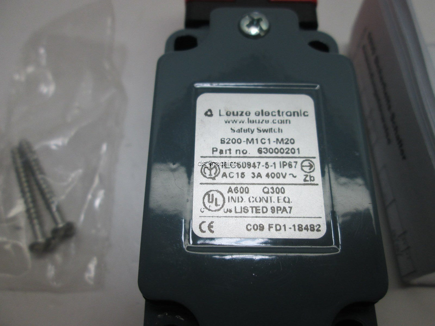 Used Leuze Electronic S200-M1C1-M20 Safety Switch 3A 400V, Face Front, No Key