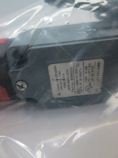 New Leuze Electronic S200-M4C1-M20 Safety Switch, Face Front w/Key and Cable
