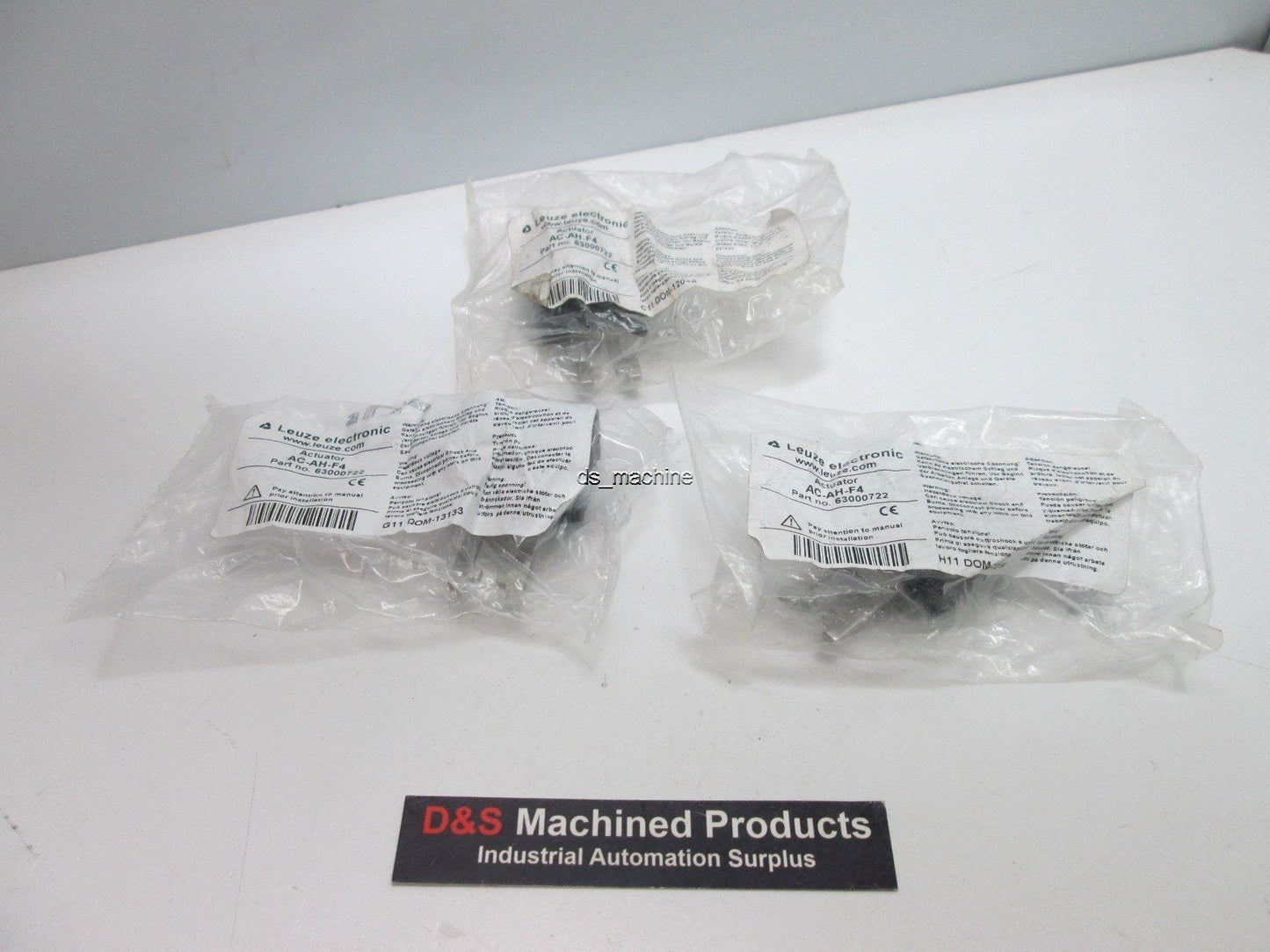 New Lot of 3 New Leuze Electronic AC-AH-F4 Actuator