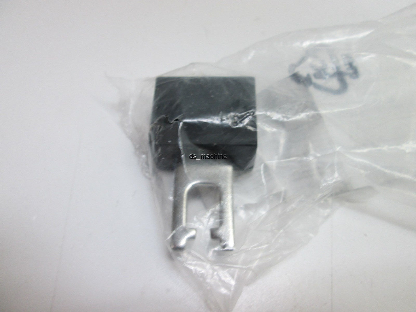 New Lot of 3 New Leuze Electronic AC-AH-F4 Actuator