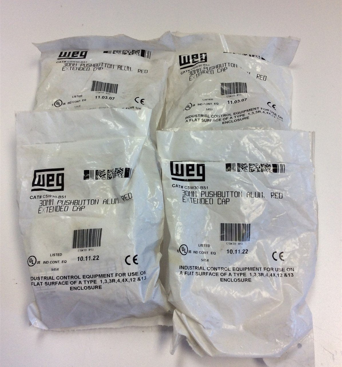 New Lot of 4 WEG CSW30-BS1 30mm Momentary Non-Illuminated Red Pushbuttons