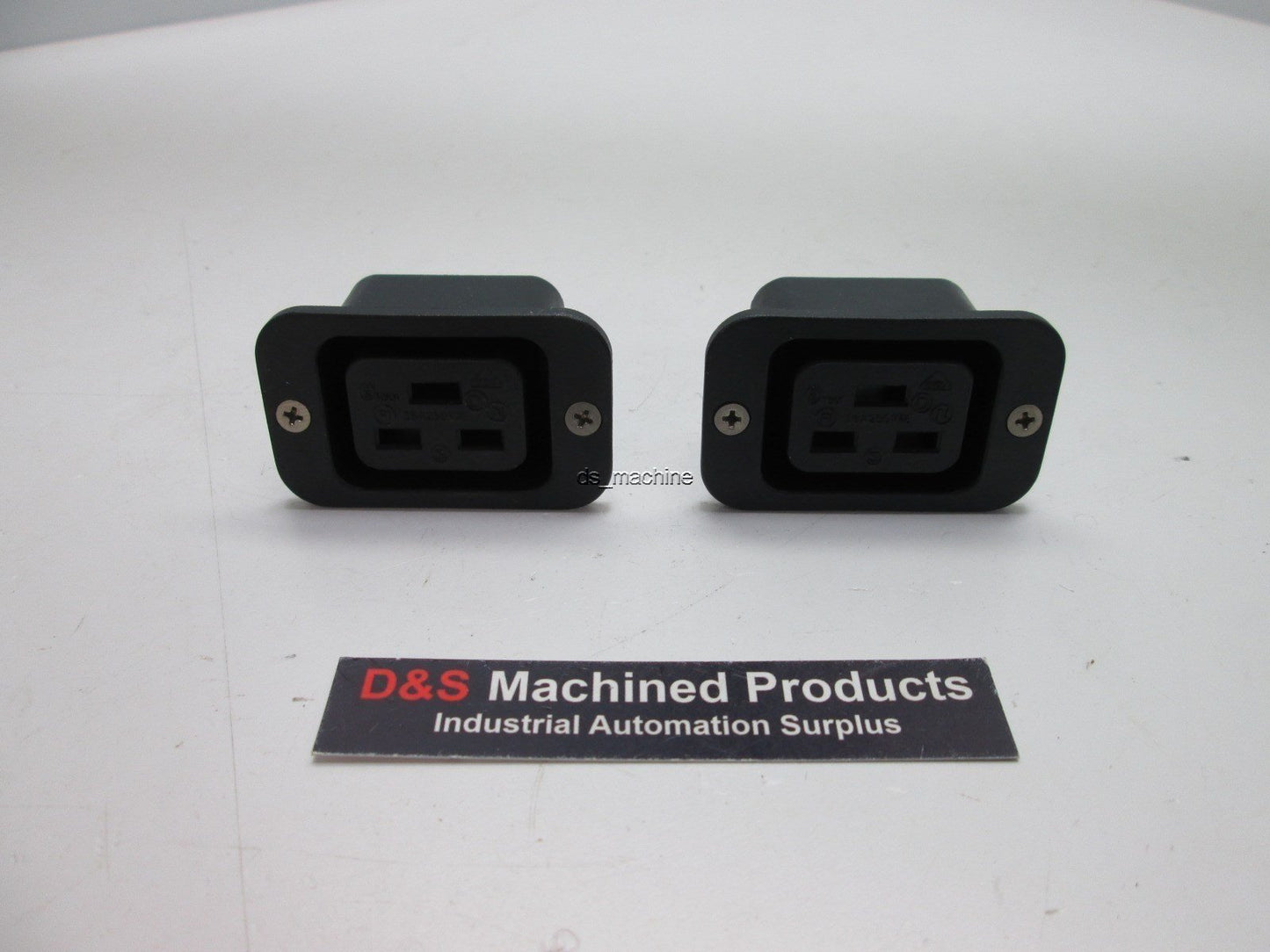 Used Lot of 2 Three Pin 0723 Female Receptacle Socket, 16A 250VAC