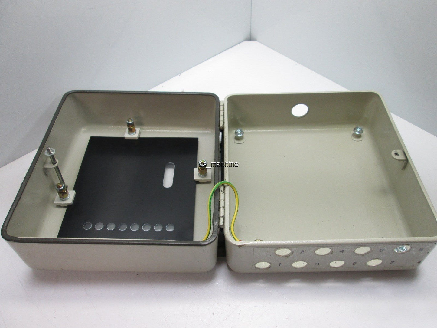 Used Nelsa Eurozone NEZ 4000/SM2 Safety Control Unit 8" x 9" x 5" *Case Only*
